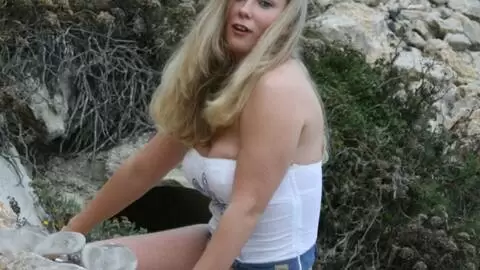 Big tits teen nude in the mountain