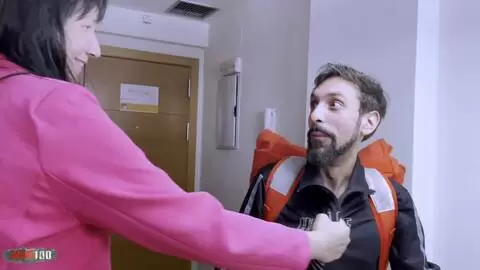 Spanish Milf Elvira Seduces Delivery Boy for Hard Fuck
