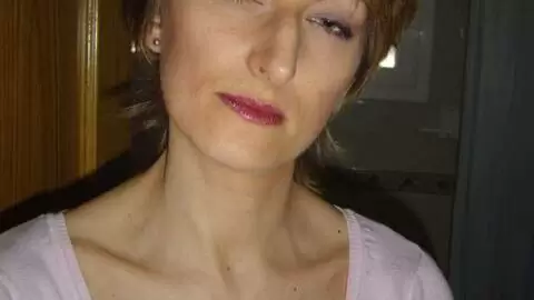 Selfies pictures of blonde Estelle Clark 