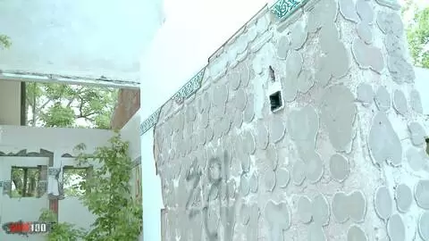 Tania Kiss outdoor peeing